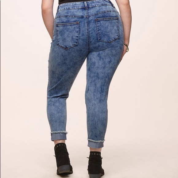 🚗👖🔥LORALETTE FRAYED CUFF DESTRUCTED CROP🔥👖🚗 - Picture 3 of 6